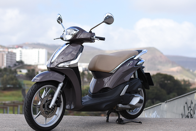 Scuter de inchiriat in Iasi, scuter pe benzina de inchiriat Iasi, Scooter rent Iasi, scooter for rent Iasi, scooter rental service Iasi, Moped rent iasi, Moped for rent Iasi